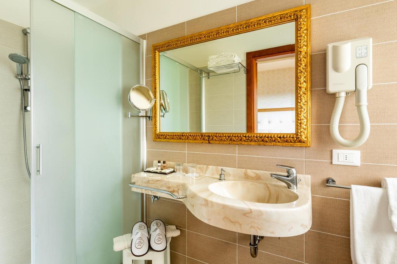 Hotel Mazzanti Milano Marittima Exterior photo