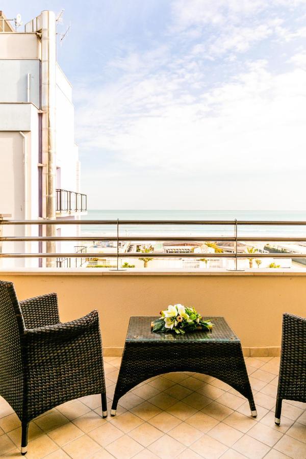 Hotel Mazzanti Milano Marittima Exterior photo